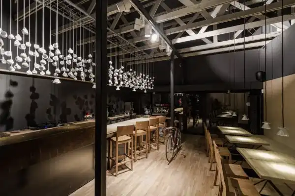 Origo coffee shop lama arhitectura