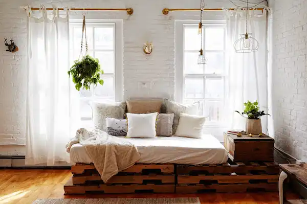 Pallet furniture for renting apartments