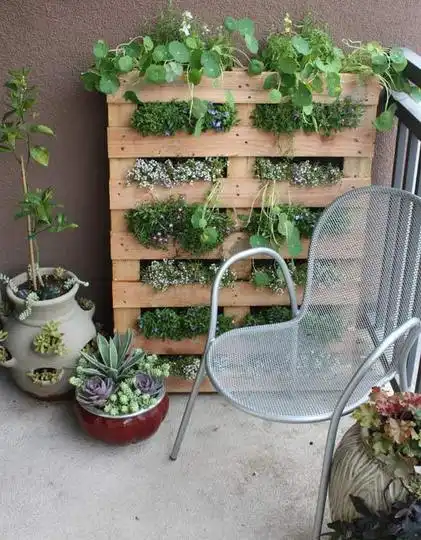Pallet planter