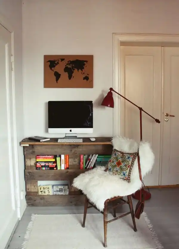 Pallets desk