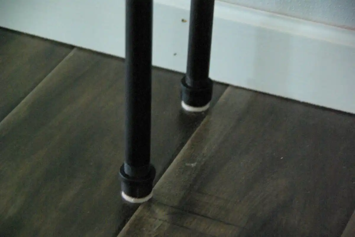 Pipe legs table