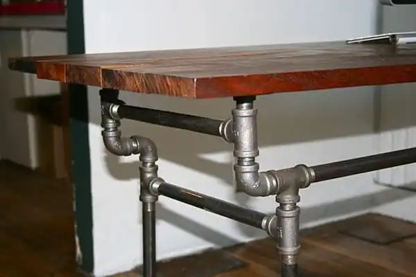 Pipes base desk