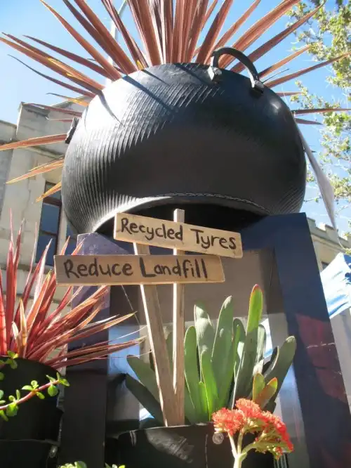 Planters of recycled tyres 5