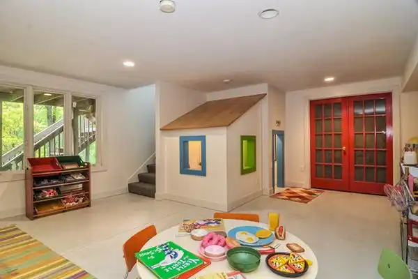 Playhouse design for a playroom