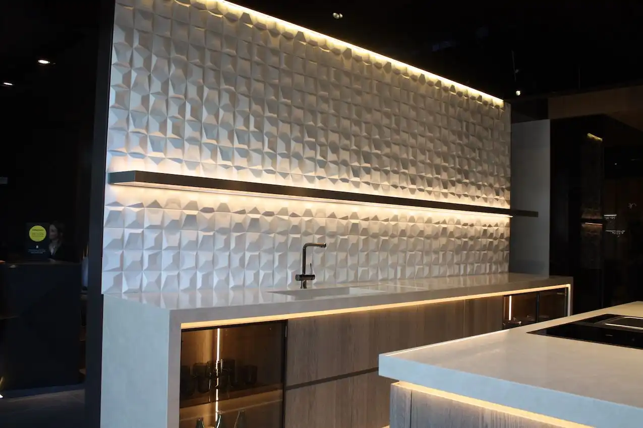 Porcelanosa textured wall