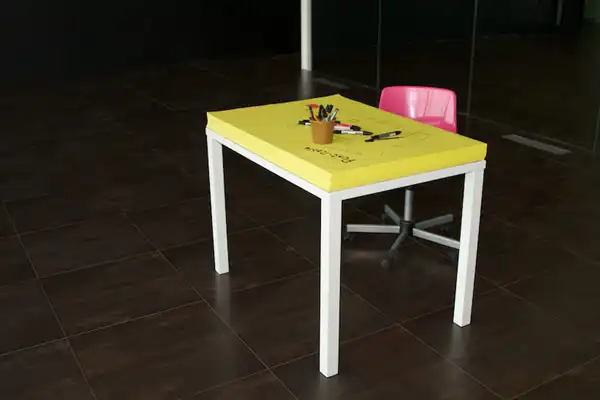 Postitable desk1