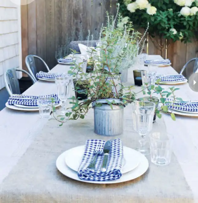 poted-herbs-for-table-decoration