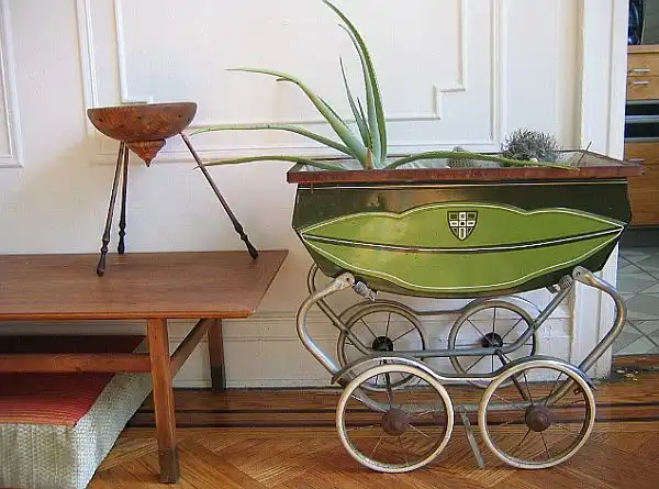 Pram planter