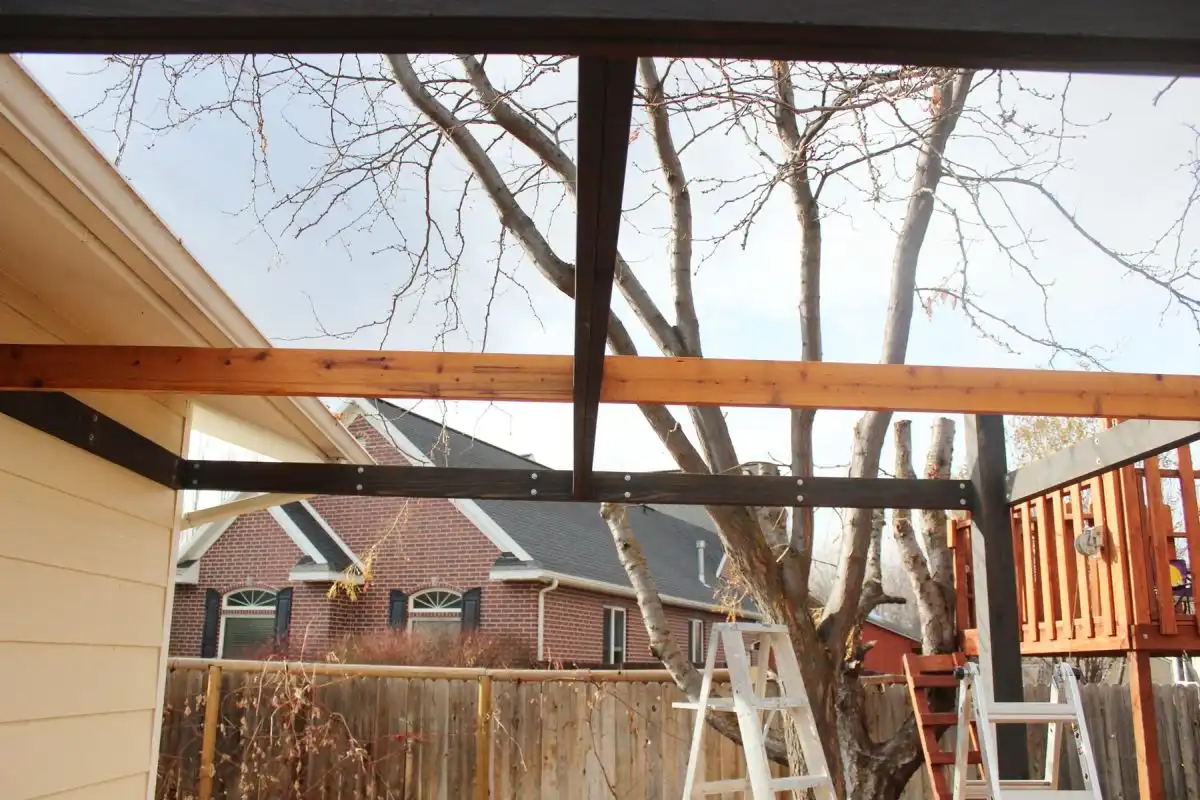 How to Install Modern Pergola Rafters Without Brackets - connection