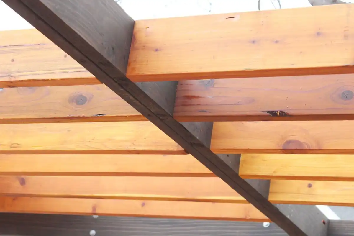 How to Install Modern Pergola Rafters Without Brackets - rafters on one side