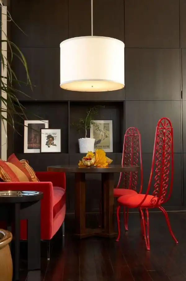 Red accents black bacground