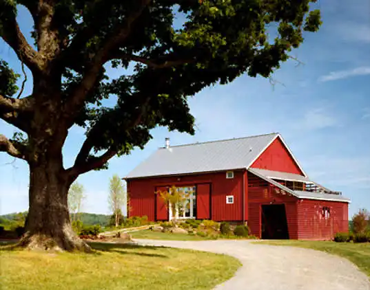 Rev iver bank barn 1