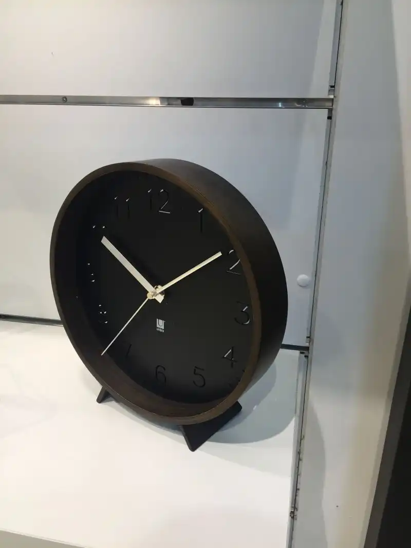 rimwood walnut clock from umbra