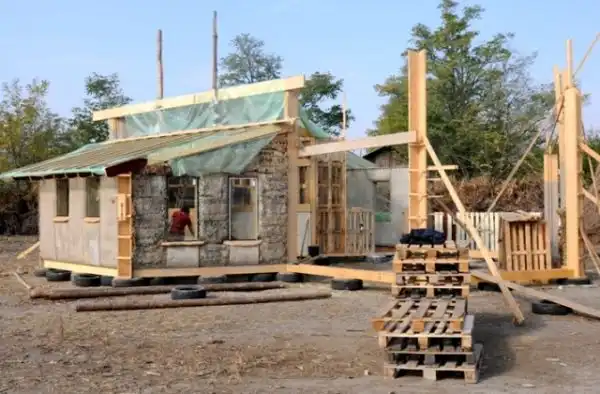 Romanian straw bale6