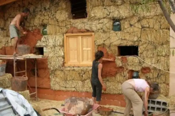 Romanian straw bale8