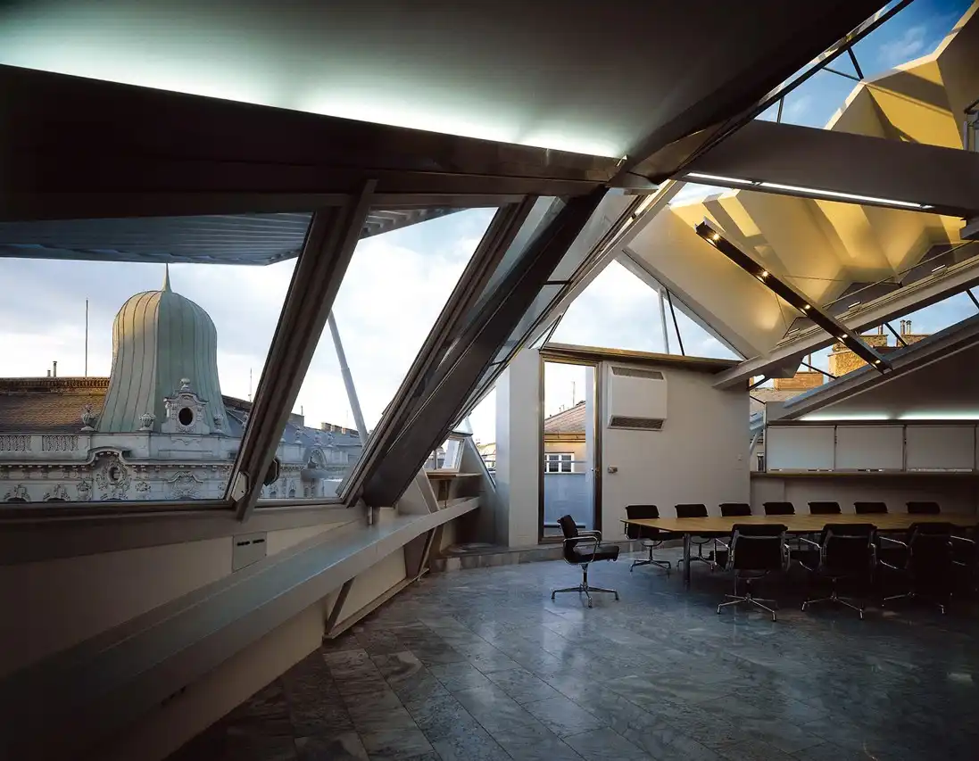 rooftop-remodeling-falkestrasse-interior