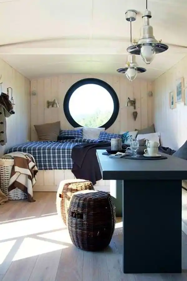 Rustic black house on wheels2