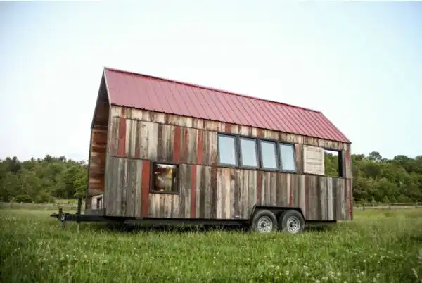 Rustic charm only 200 sqft1