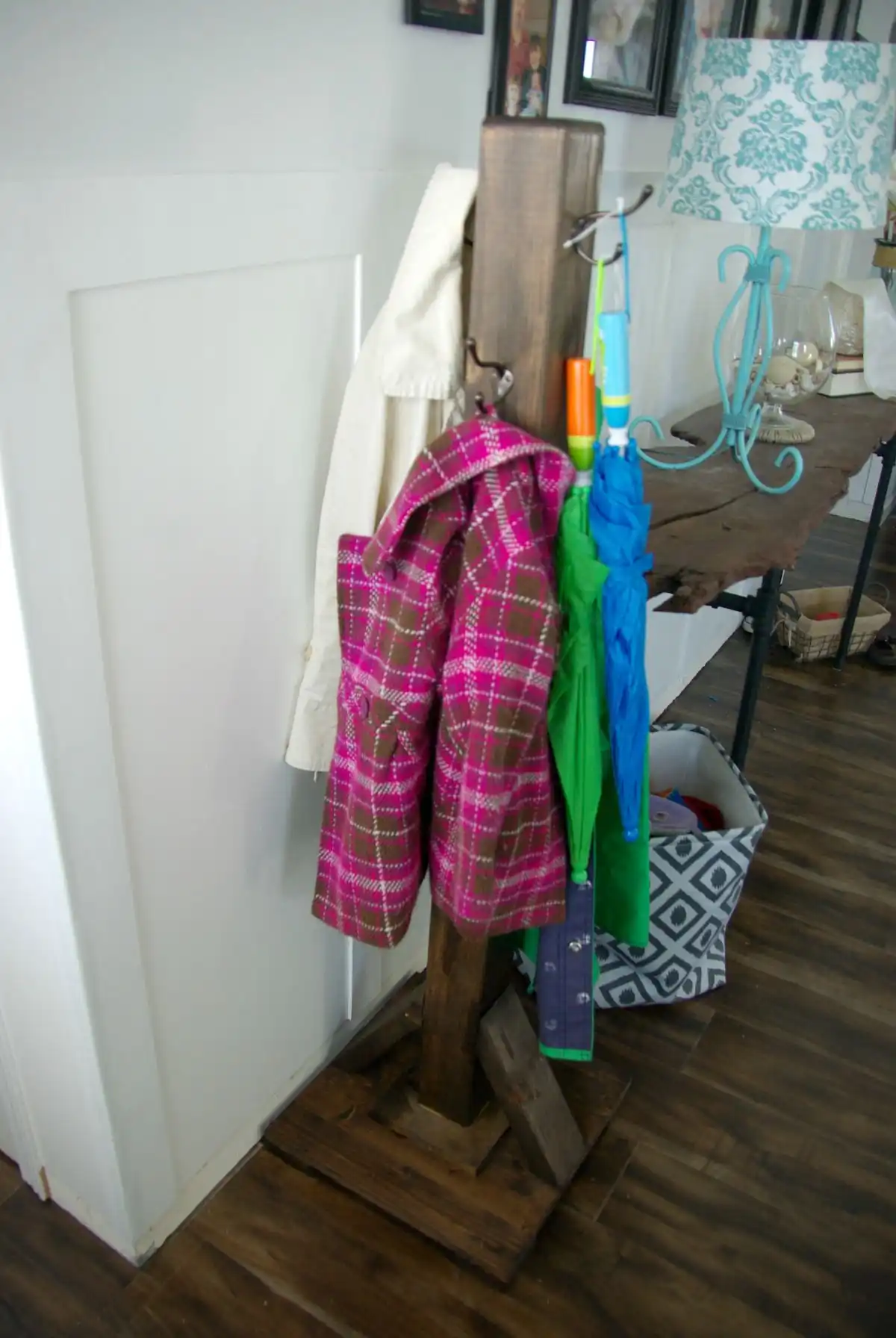 Rustic coat rack how to