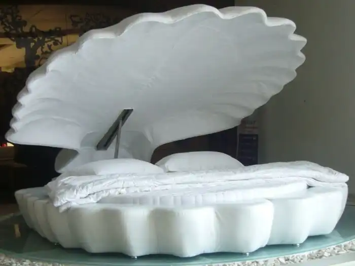 Seashell frame bed