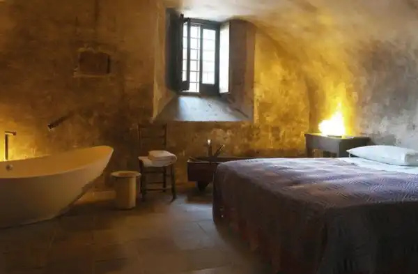 Sextantio stefano blue blanket bedroom5