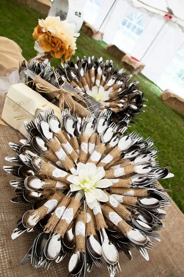 Burlap-wrapped silverware bundles