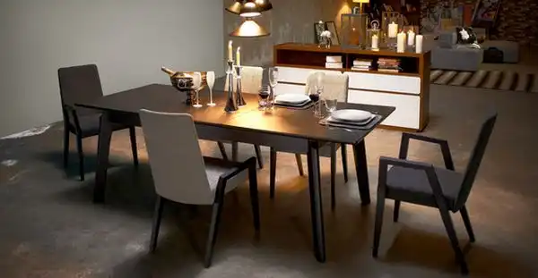 Slice expandable dining table