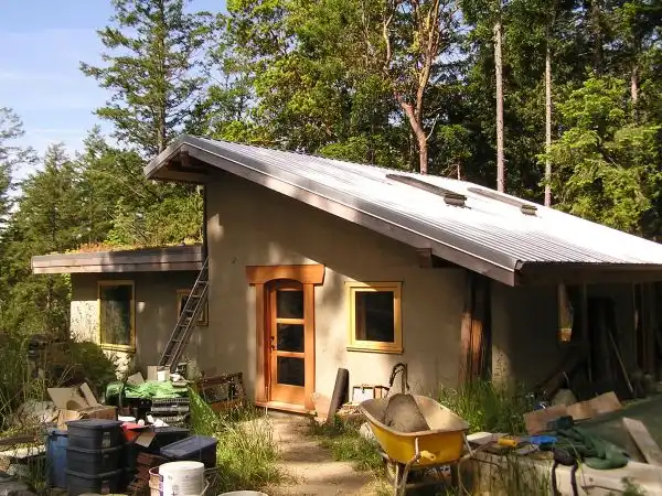 Strawbale construction