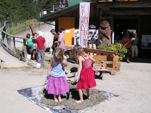 Strawbale construction1