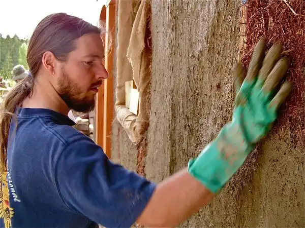 Strawbale construction7