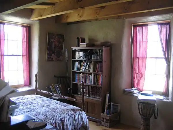 Strawbalehouseinside