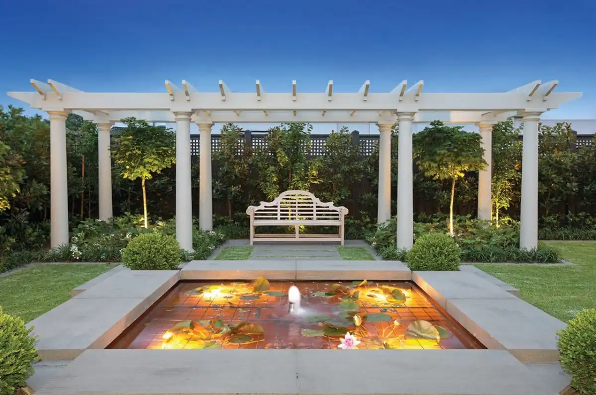 symmetrical-pergola-and-pond