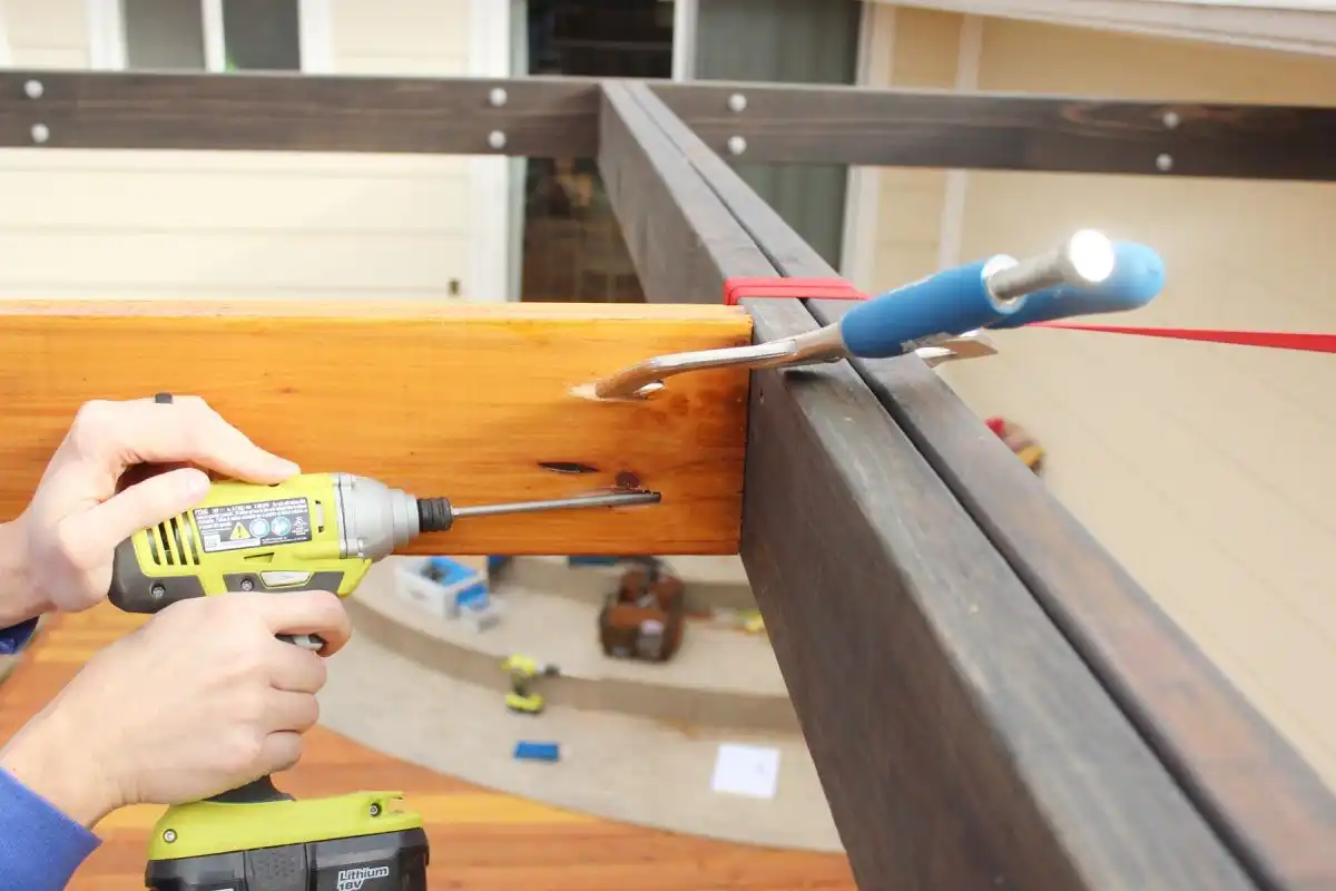 How to Install Modern Pergola Rafters Without Brackets - right angle clamp
