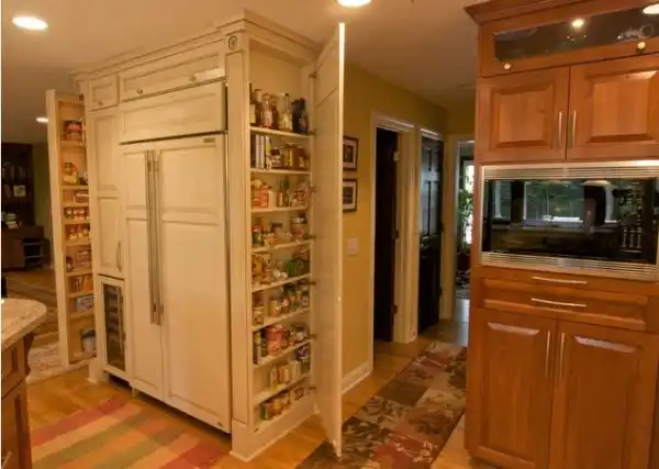 Tiny pantry design