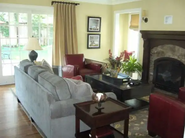 Traditional living room6