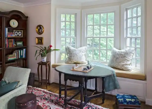 Traditional window corner