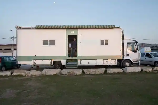 Truck gets transformed ergonomic house wheels