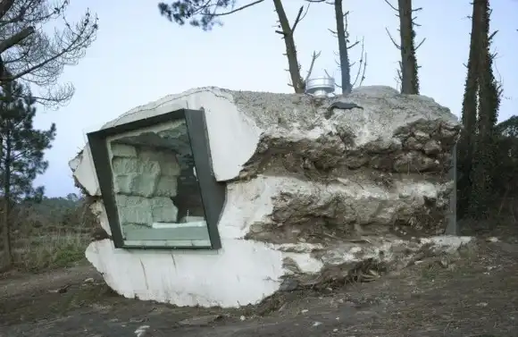 Trufa concrete cave building