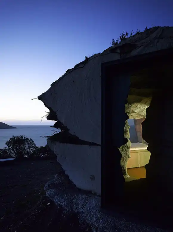 Trufa concrete cave building2
