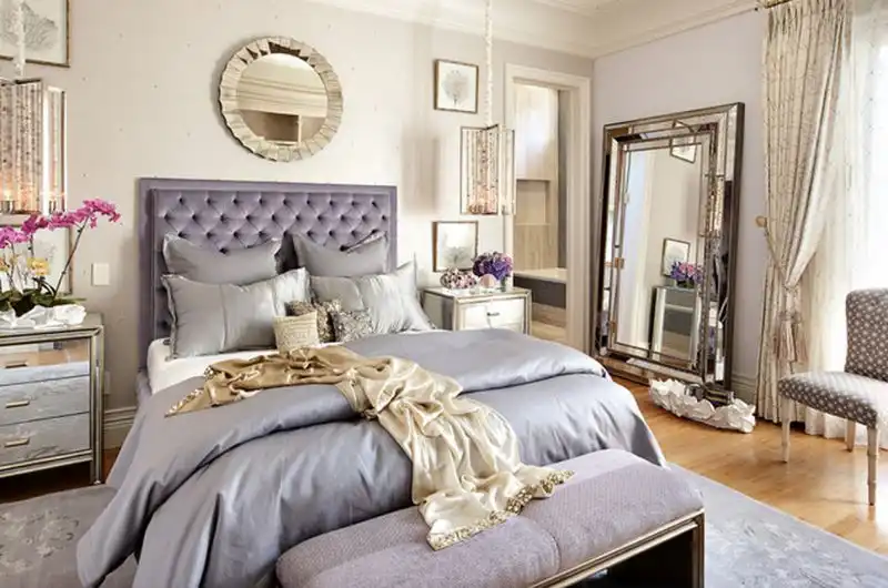 Tufted levender headboard and bedding