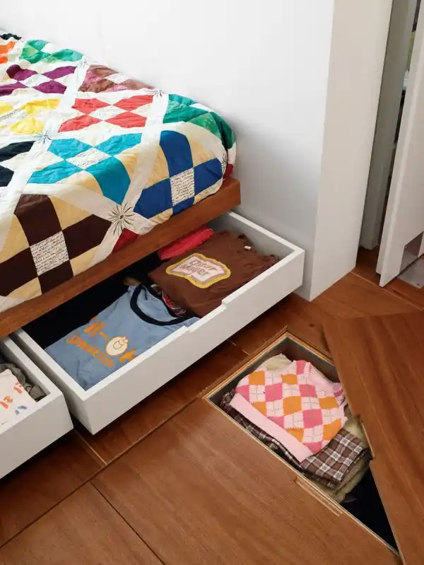 Unconventional floor storage