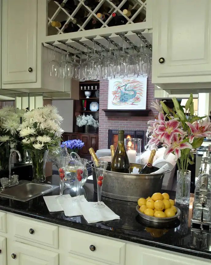 under-cabinets-wine-glass-rack