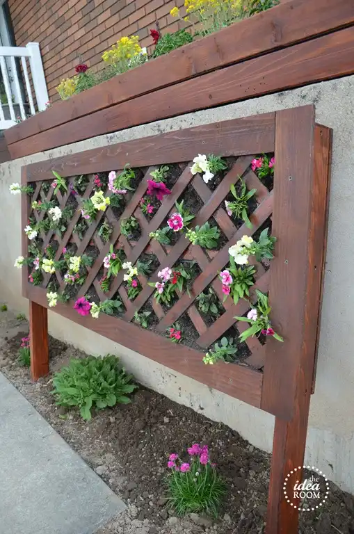 vertical-flower-garden-for-patio