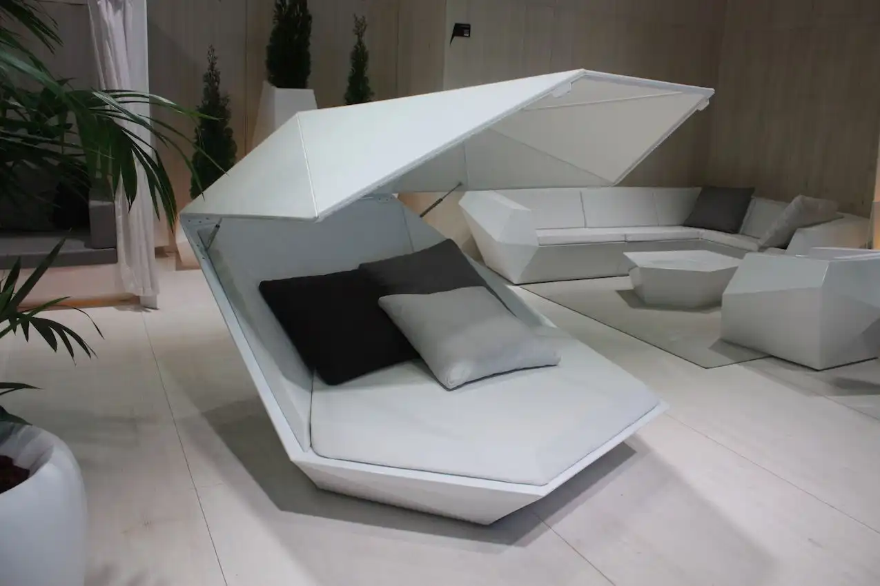 Vondom shaded bed Faz day bed with parasolar