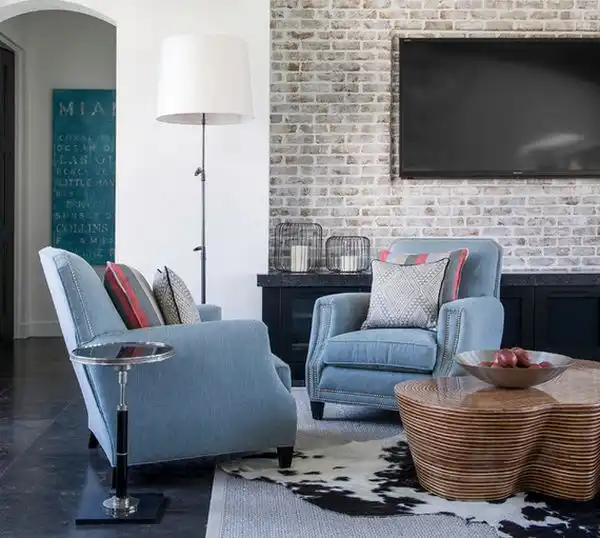 White washed painted bricks