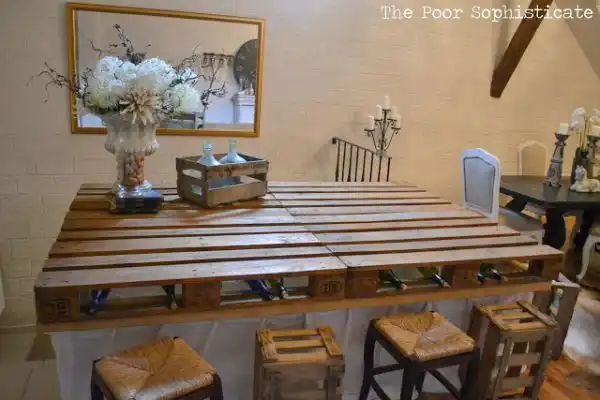 Wine Racks And Bars Made Of Recycled Wooden Pallets