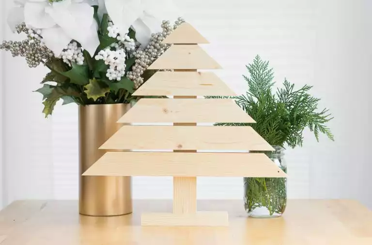 A wooden Christmas tree