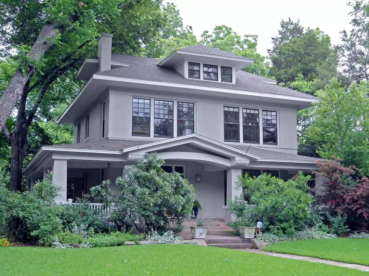What is an American Foursquare House?