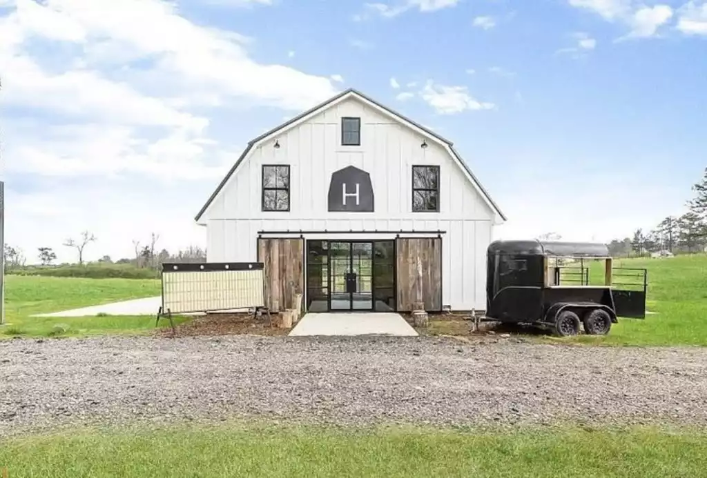 Barndominium