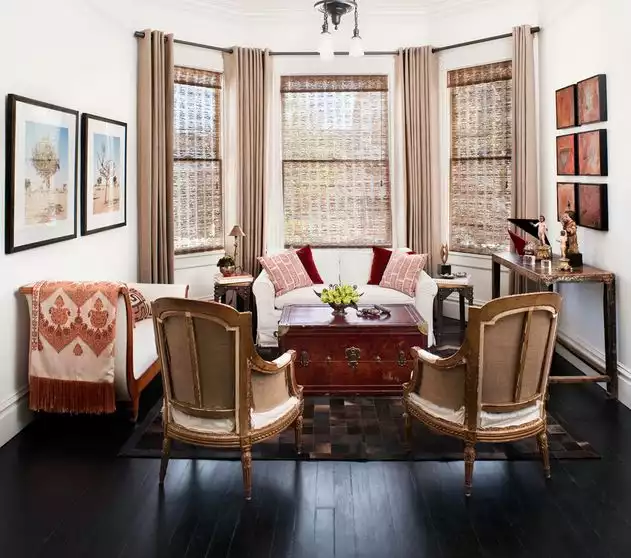 Bay Window Blinds and Curtain Ideas for Filtered Lighting